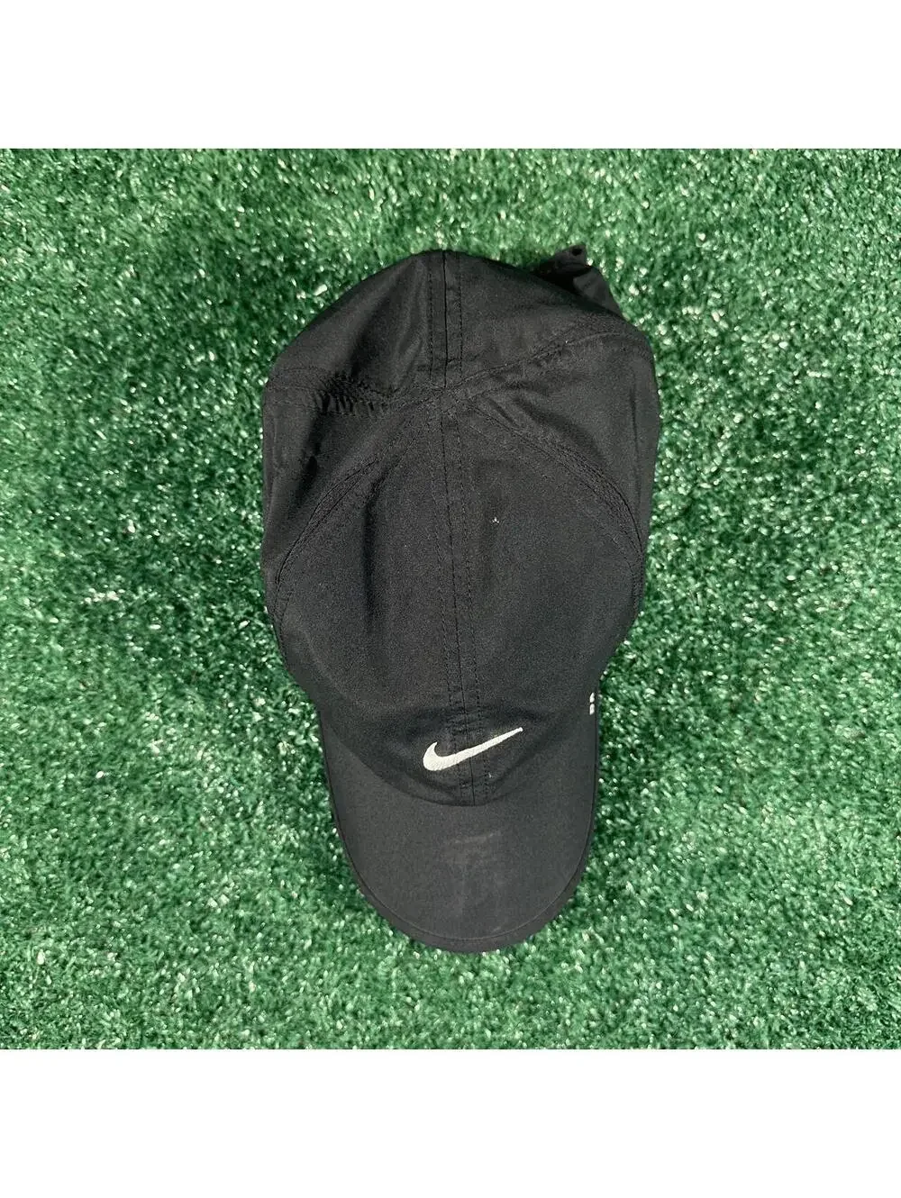 Modern Nike Featherlight Dri-Fit black running workout athletic strapback